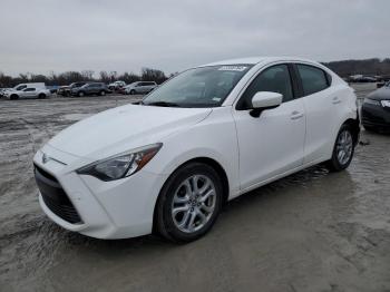 Salvage Toyota Yaris