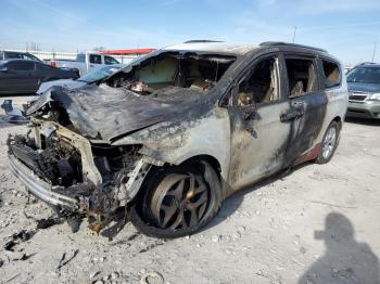  Salvage Chrysler Pacifica