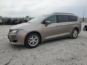  Salvage Chrysler Pacifica