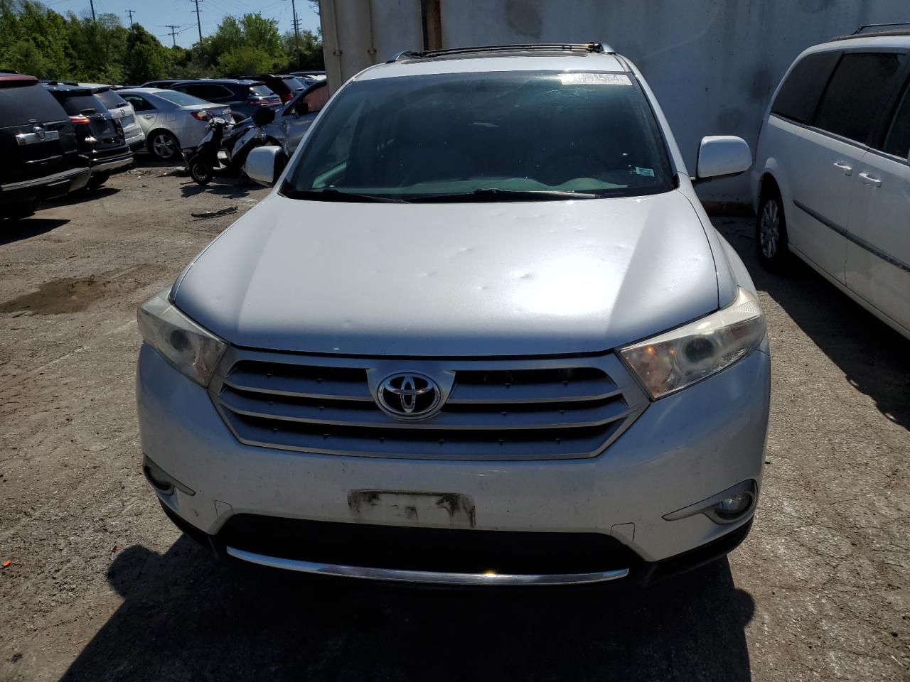 Toyota Highlander Base Image 2