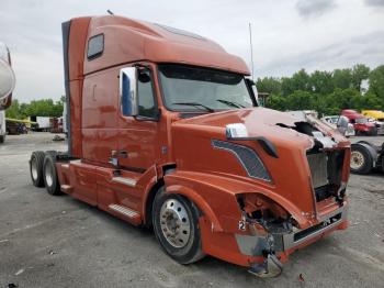  Salvage Volvo Vnl