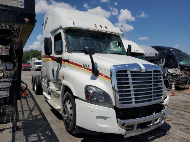  Salvage Freightliner Cascadia 1