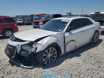  Salvage Chrysler 300