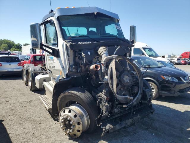  Salvage Peterbilt 579
