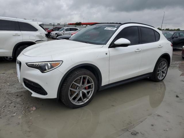  Salvage Alfa Romeo Stelvio