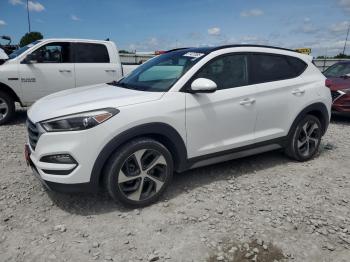  Salvage Hyundai TUCSON