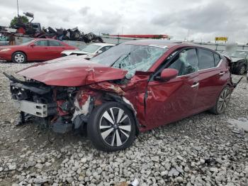  Salvage Nissan Altima