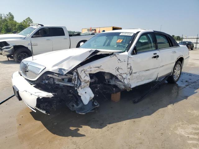  Salvage Lincoln Towncar