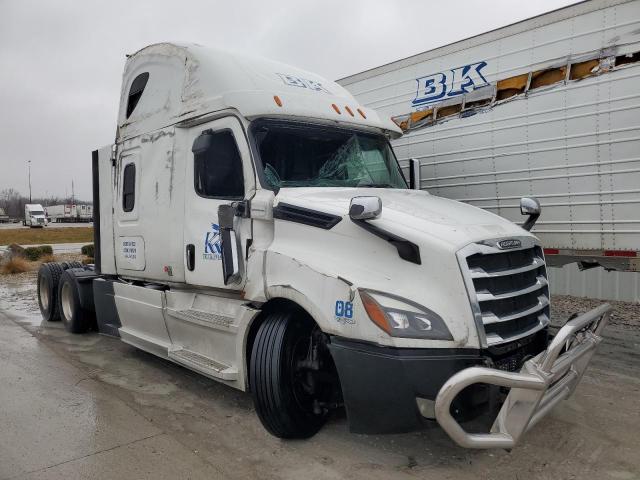  Salvage Freightliner Cascadia 1
