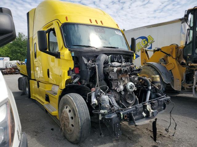  Salvage Freightliner Cascadia 1