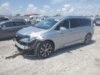  Salvage Chrysler Pacifica