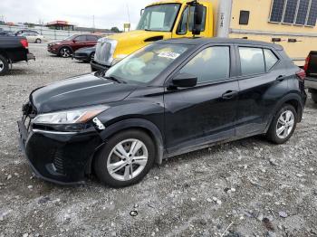  Salvage Nissan Kicks