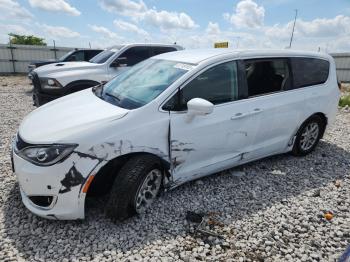  Salvage Chrysler Pacifica