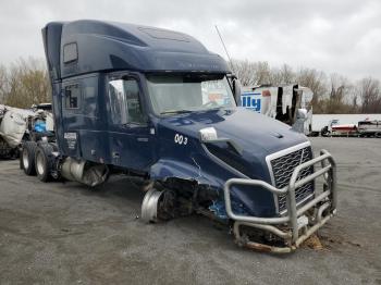  Salvage Volvo Vnl