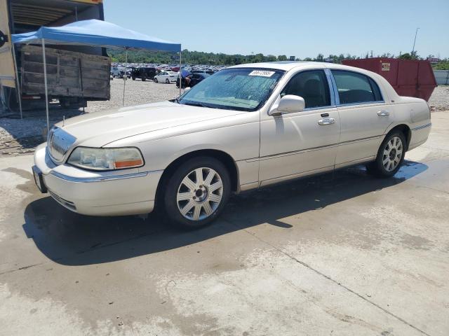  Salvage Lincoln Towncar