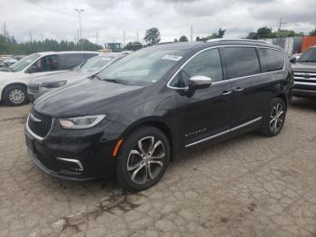  Salvage Chrysler Pacifica