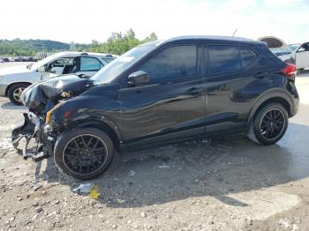  Salvage Nissan Kicks