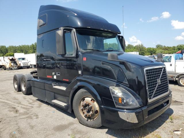  Salvage Volvo Vn