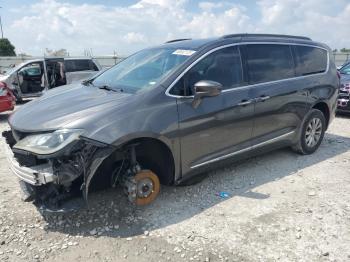  Salvage Chrysler Pacifica