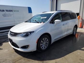  Salvage Chrysler Pacifica