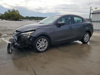  Salvage Toyota Yaris