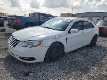  Salvage Chrysler 200