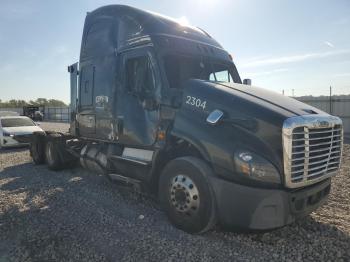  Salvage Freightliner Cascadia 1