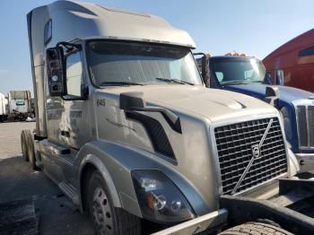  Salvage Volvo Vnl
