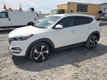  Salvage Hyundai TUCSON