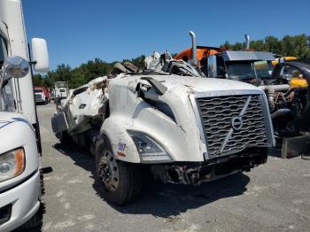  Salvage Volvo Vn