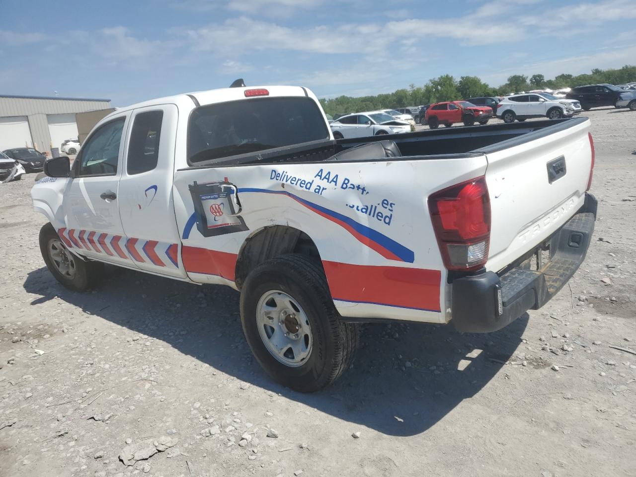 Toyota Tacoma Access Cab Image 9