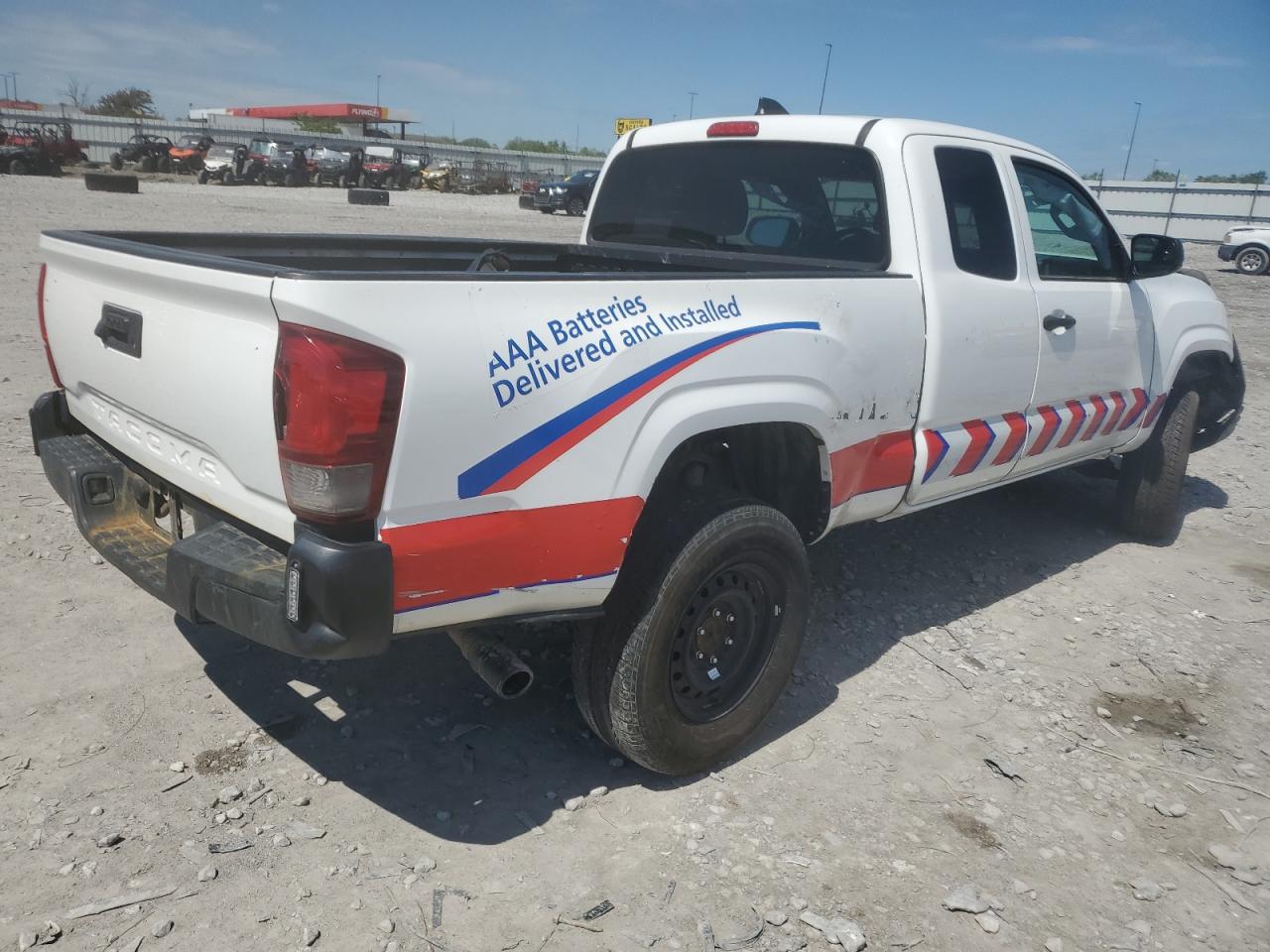 Toyota Tacoma Access Cab Image 2