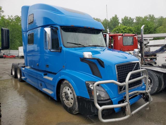  Salvage Volvo Vn