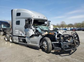  Salvage Volvo Vn