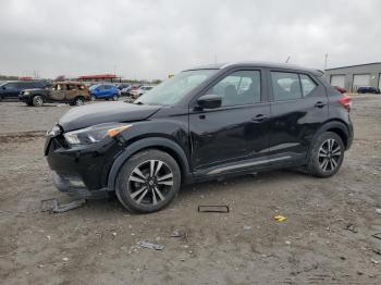  Salvage Nissan Kicks
