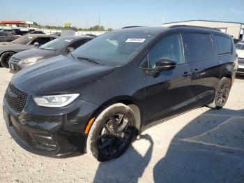  Salvage Chrysler Pacifica