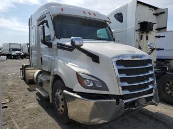  Salvage Freightliner Cascadia 1