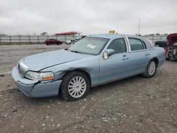  Salvage Lincoln Towncar