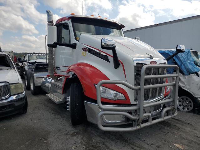  Salvage Peterbilt 579
