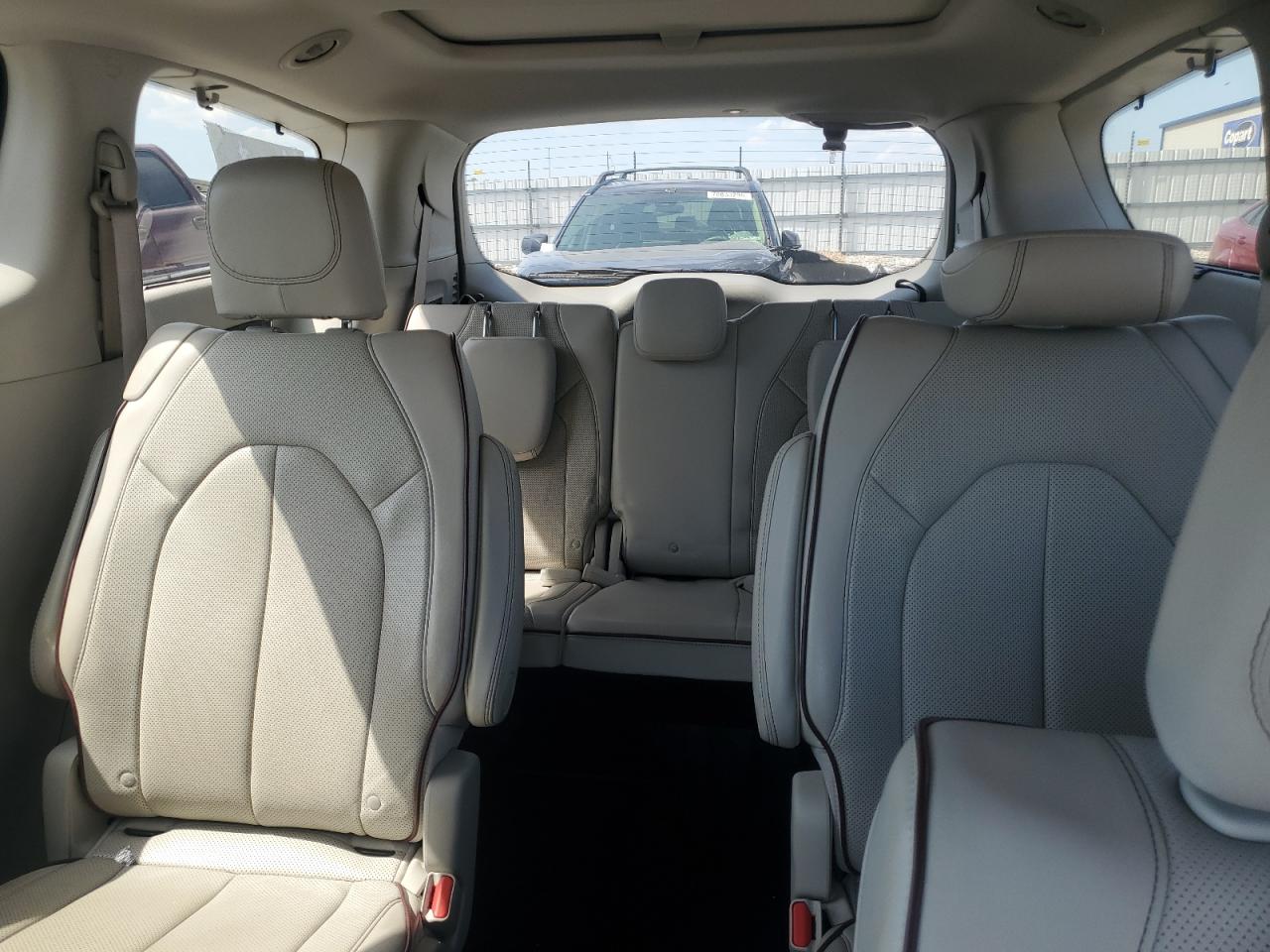 Chrysler Pacifica Limited Image 12