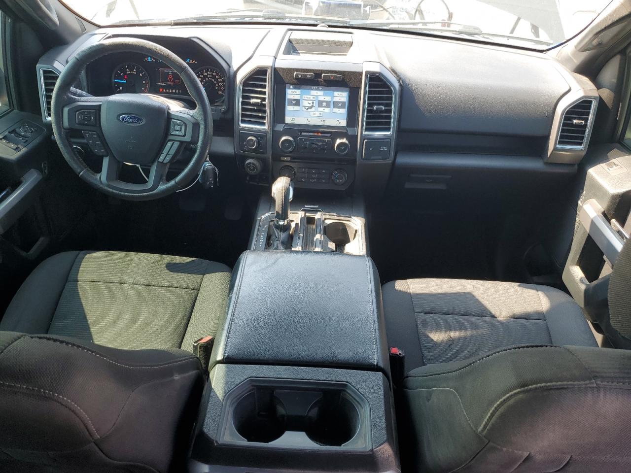 Ford F-150 Supercrew Image 12