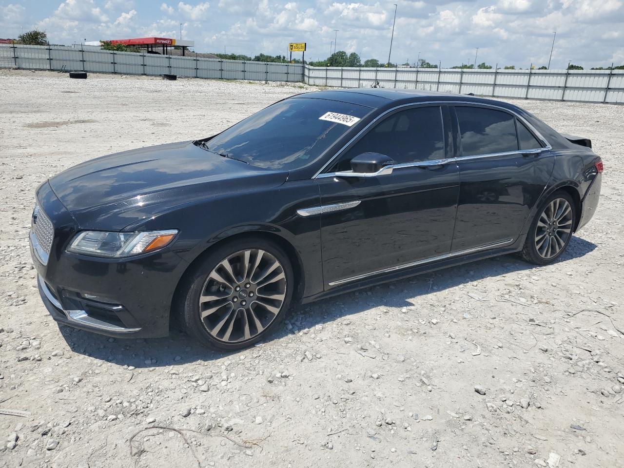 Lincoln Continental Select Image 1