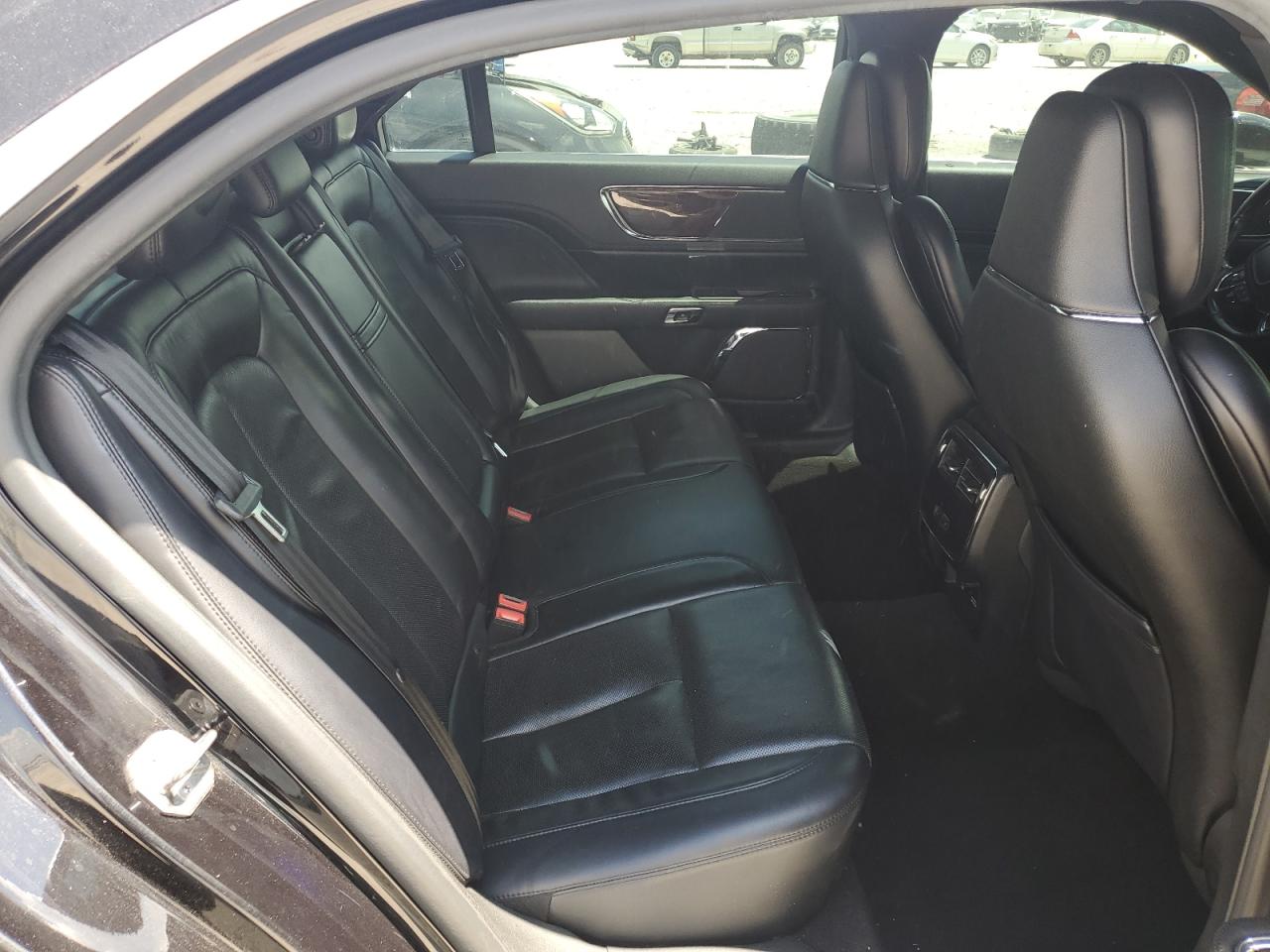 Lincoln Continental Select Image 4