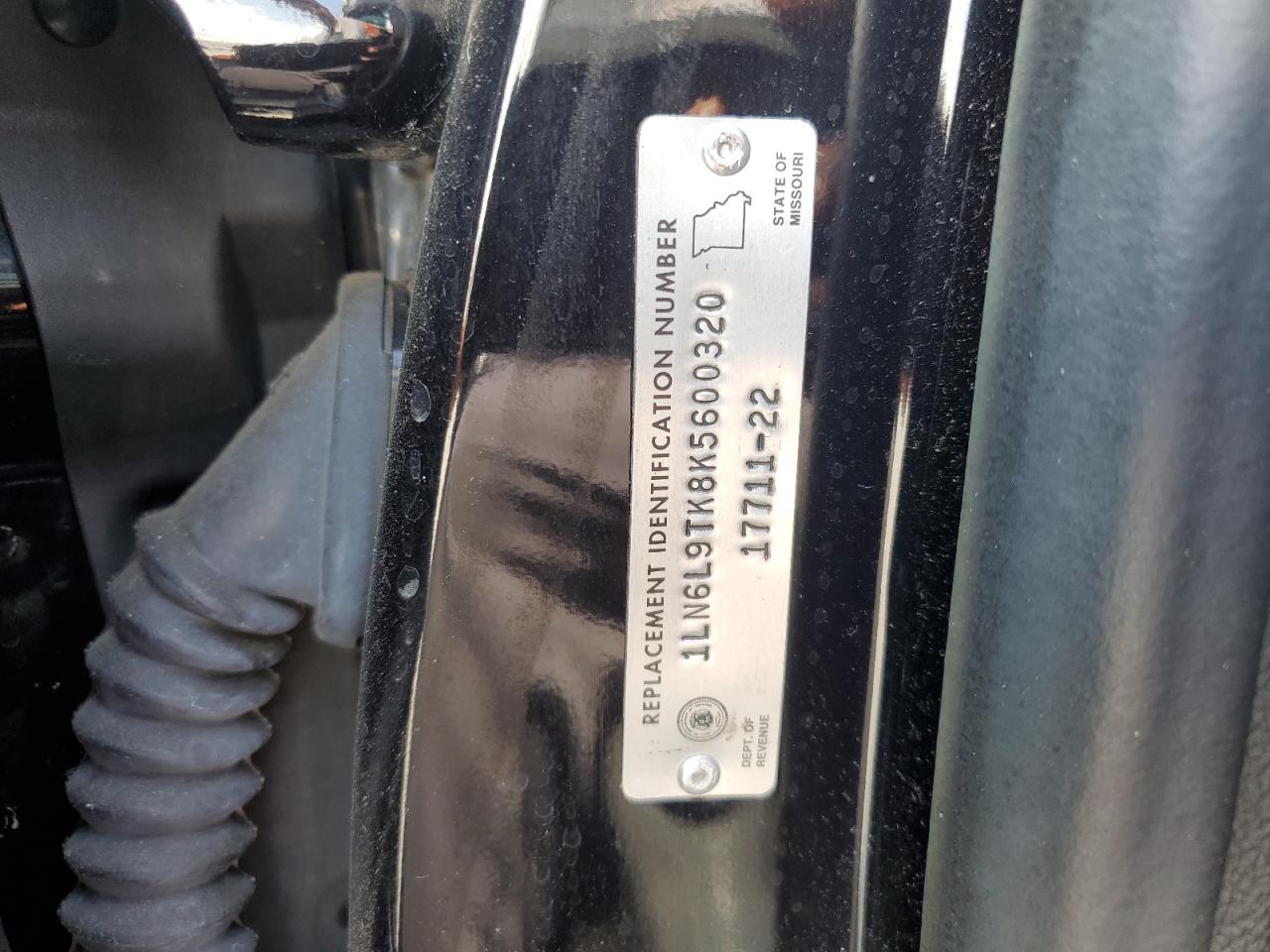 Lincoln Continental Select Image 10