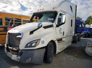  Salvage Freightliner Cascadia 1