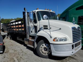  Salvage Mack Cxu613