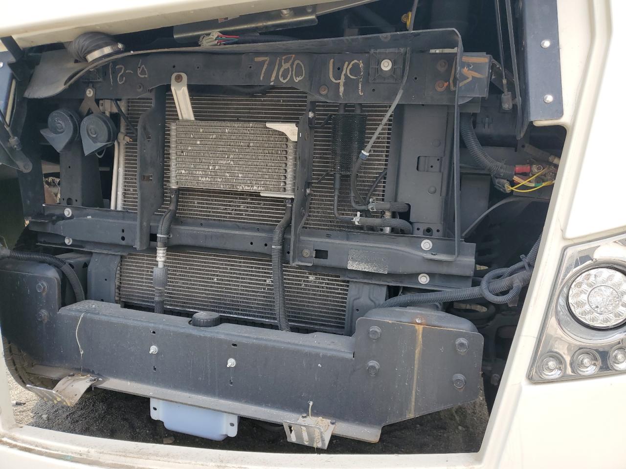 Thor Econoline E450 Super Duty Commercial Stripped Chassis Image 9