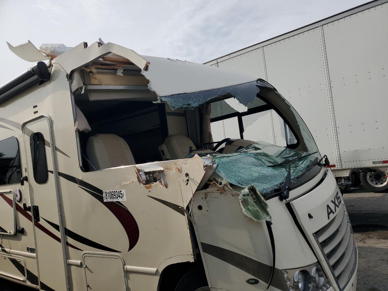 Thor Econoline E450 Super Duty Commercial Stripped Chassis Image 7