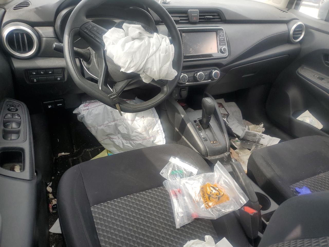 Nissan Versa S Image 9