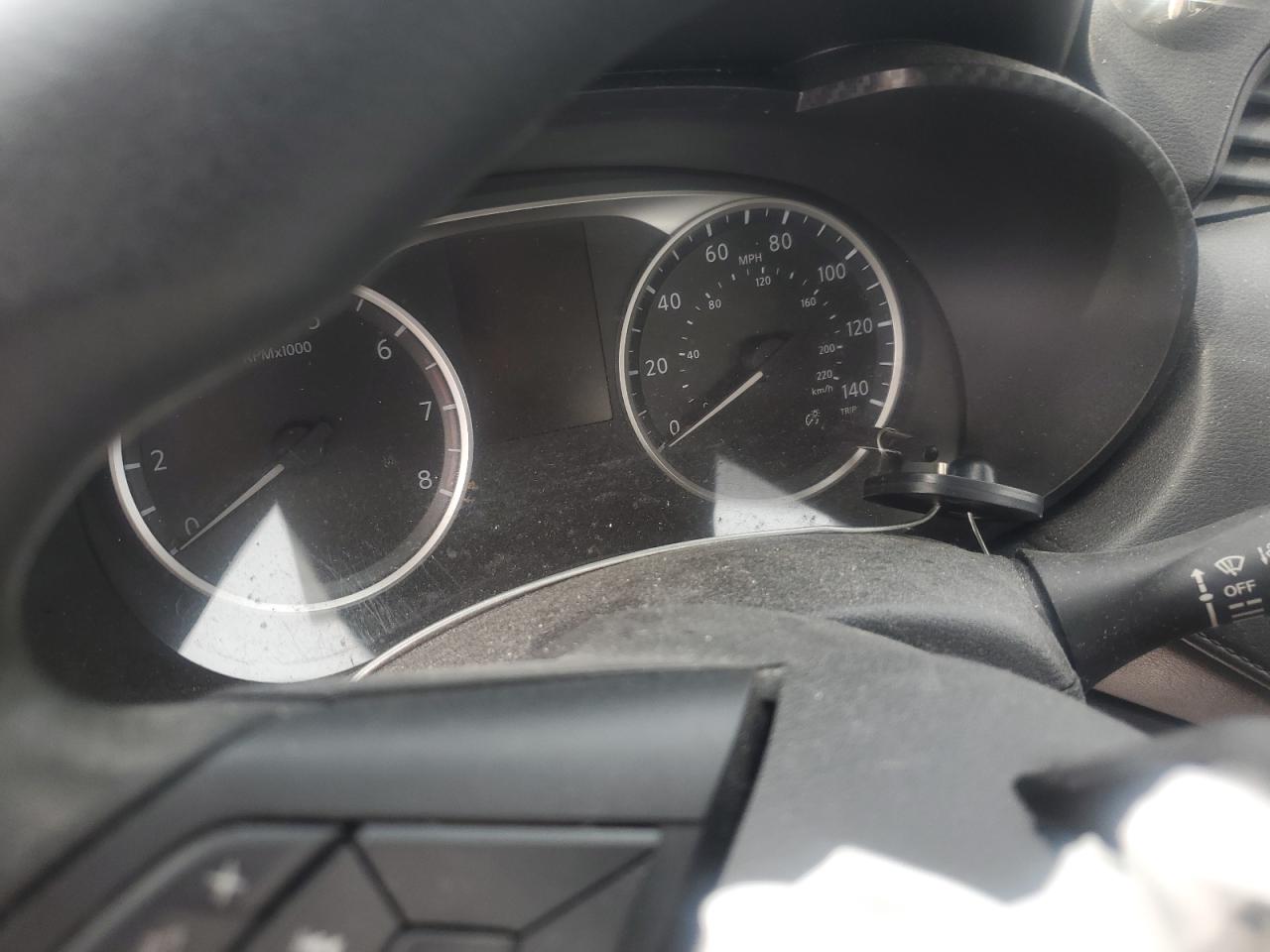 Nissan Versa S Image 8